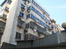 楼上有加层,交通便利 , 生活配套齐全