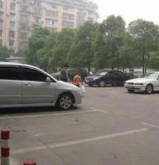 烈士公园东风路五条巷一楼,交通方便