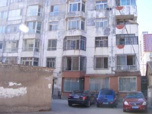 临一中、乌兰夫公园 小区停车方便