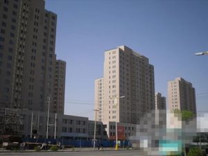 出门地铁口,国标俩居,居住舒适,小高层,配套齐全