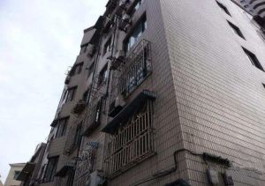 八一市场 小平米 方正户型 生活便利 有钥匙