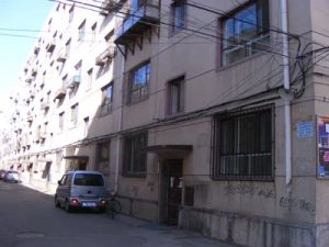 新城区鼓楼关小片区 采光好户型好 有院能停车 单价低