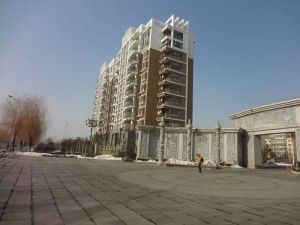 万达商圈,小区人车分流,小高层为主,居住舒适