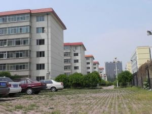 采光好,车位免费,楼间距宽,出行方便