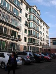 县府街 三联化工小区 四楼标准中户五年外税费低近公园