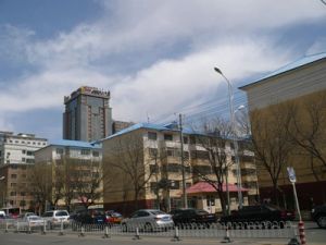 2楼中户 标准一居室 阳面客厅 阳面卧室