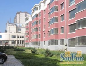 回民区,小区环境优美,交通便利,房屋是正南正北楼房