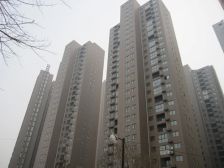 南昌路丹尼斯旁,70年产权1室,商品房满2年,看房方便