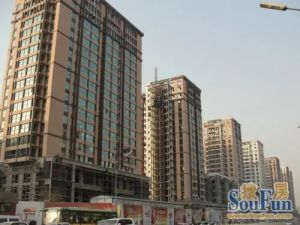 中间楼层,中户,交通出行都方便。