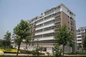 鳯凰新城 4室2厅 南 北