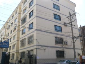 昌立华景园小区6楼带露台153平168万落地窗地暖