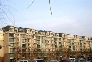 世纪庄园 步梯4楼通透3居 格局方正 交通方便