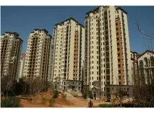 一楼带地下,使用面积大,南北通透,封闭管理