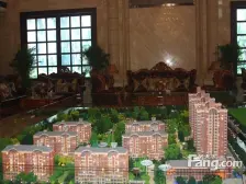 格林上东双气小区,四室两厅两卫,中间楼层