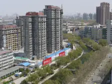 大明湖旁+封闭式小区+正规五居室三卫+南北通透+地下室