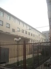 乌兰察布路 运动楼层 101平102万 小区安静 房本两年外