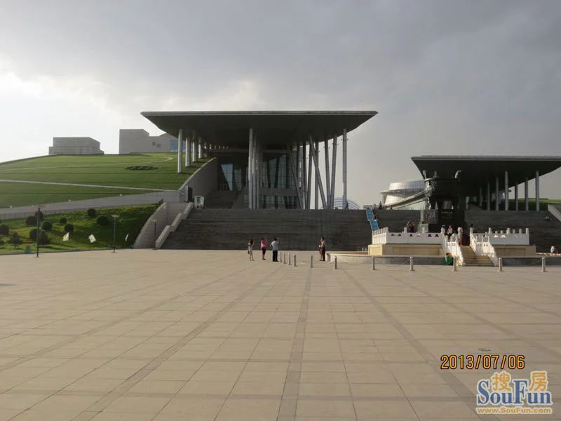 ���������,�޻����ͳǶ��ں�г԰,�к�����,���ͺ��ػ��������㳡