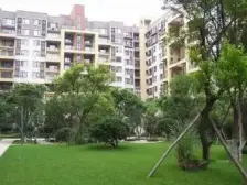 精装三室 阳台在客厅 视野开阔 价低急售 小区前排