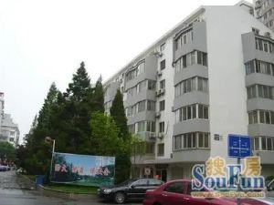 创业路卧龙小区中间楼层南北通透三室中间楼层