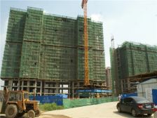 冠亚二期 两室两厅 毛坯房 近小区东门