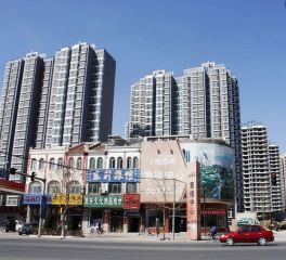 华阳路上电梯楼、房本满五、通透三居带装修