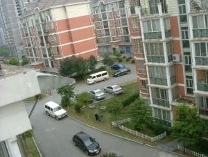 地铁口洋房山水人家一二期洋房3楼房东诚意,带露台