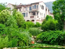 圣菲山语伴山别墅带特大院子,可种各种蔬菜鲜花