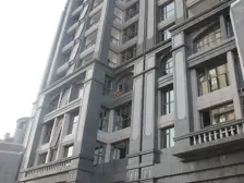 2014年封闭小区,年代新,楼下就是小,学,户型很棒!