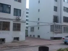 精装修 不挡光 宽敞明亮 得房率高 位置好 交通便利