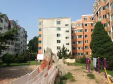 翠竹幼儿园,交通方便,楼下市场,装修保持好,