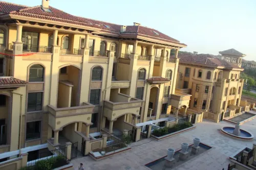 天山观澜墅99万/套起 一次性享92折 分期95折