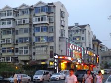 上夼西路,顶加阁,内走楼梯,楼间距宽,采光无遮挡