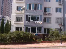 南北两室,楼层好,采光充足,带仓房。