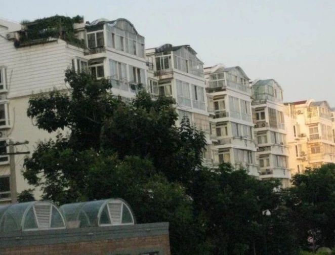 小区相关图