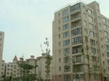 两室精装修,南北通透,得房率高,靠世界和平公园