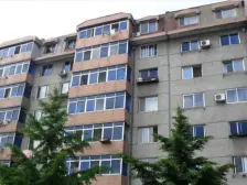 锦绣锦泉中园中间层近车站市场广场