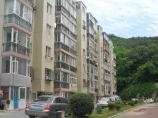 封闭小区,绿化环境好。装修好,三室户型好