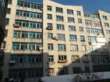 泡崖位置,楼层好。户型标准。看房方便