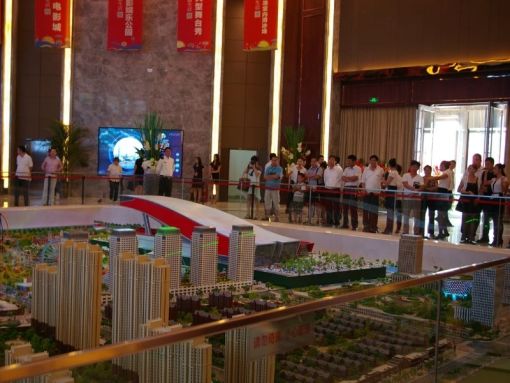  �������ڴ����ó�3��2��2���ϱ�����2000.00Ԫ/�³��� 