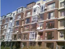 楼下是车库不潮,南北通厅三室,落地窗