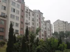 高新园区学府世家近地铁户型方正,位置好出门市场