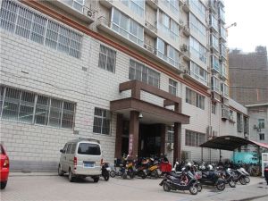王城大道王城公园地铁口精装电梯家电齐全拎包入住