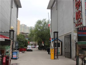 王城公园地铁口二院医院新都汇商圈精装一室朝南户