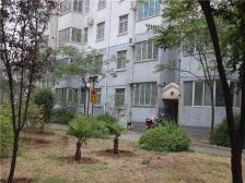 地铁口,小高层中间楼层,满五,采光通风俱佳,户..