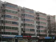 地铁口 精装 小区停车方便 管理严格 拎包入住