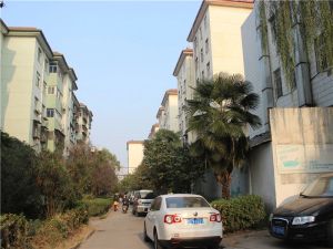 鸿运小区两室全新装修看房方便