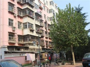 西苑桥洛浦公园三室双气中间楼层诚心出售