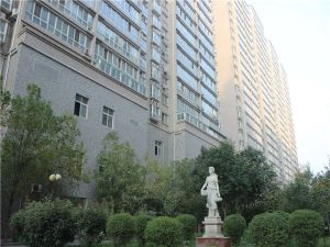 亚威一室楼下丹尼斯出行便利配套齐全
