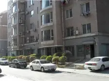 万益花园新装保持好有车库另算中间楼层急售价格可谈