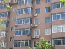 此房满五不唯一,南北通透格局,南面10平小院。